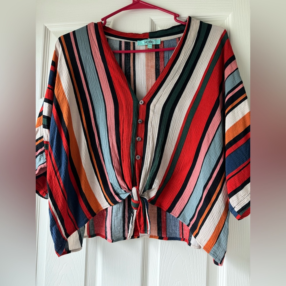 Karlie top size Medium